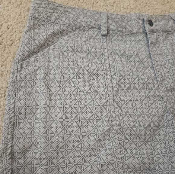 Mondetta Women's Size Large L Gray Patterned Shorts with Pockets - Picture 3 of 12